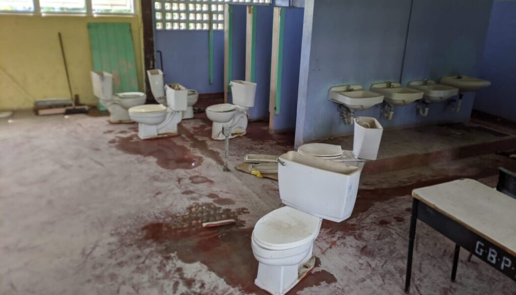 Grandbay_Primary_Restrooms_01